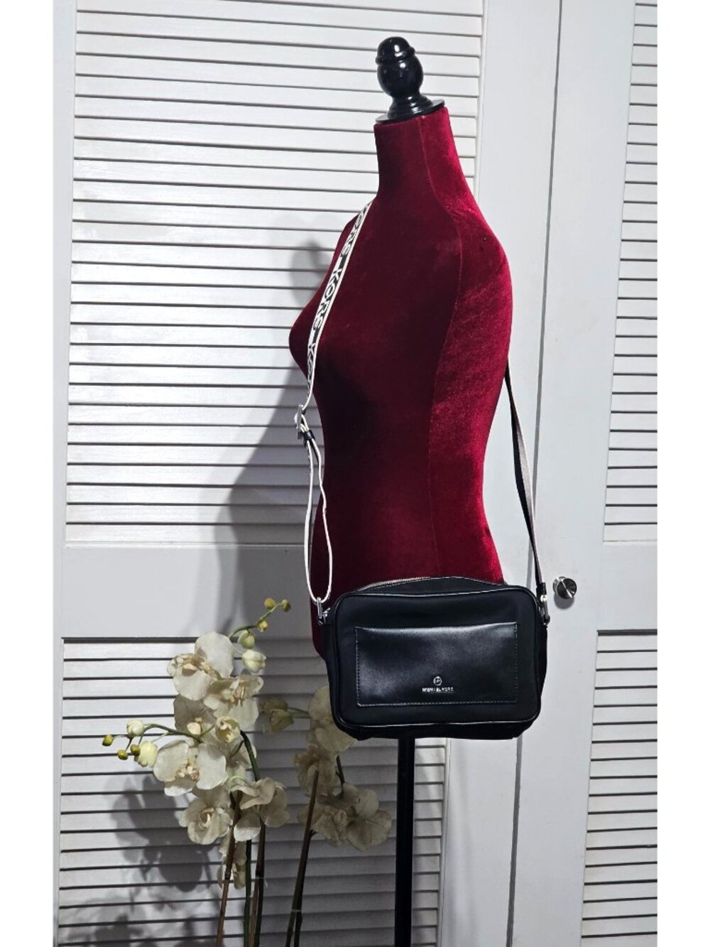 Michael Kors Women's Black Jet Set Large Nylon Logo Strap Crossbody Bag 3613